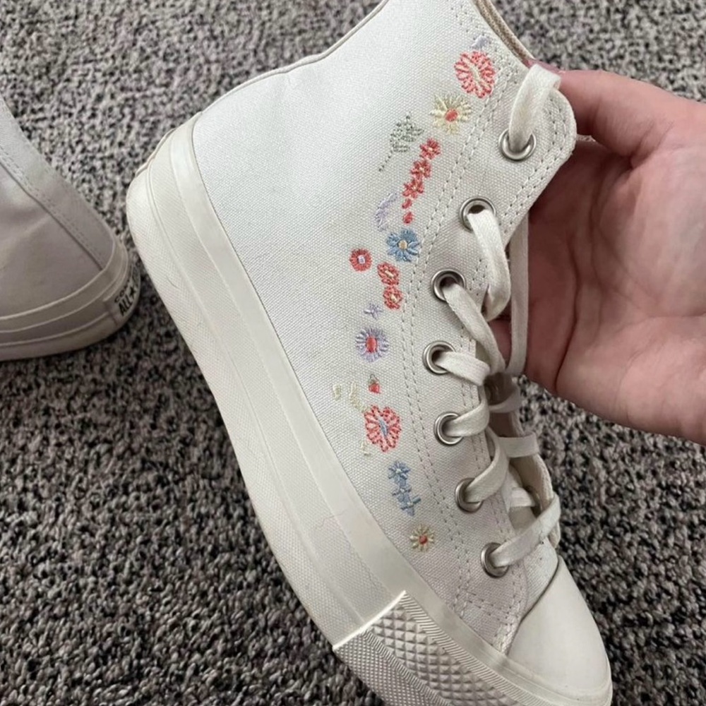 Embroidered Converse - Picture 2 of 3